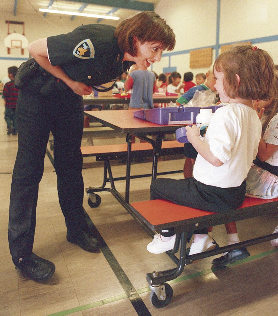 1995 - Officer and student